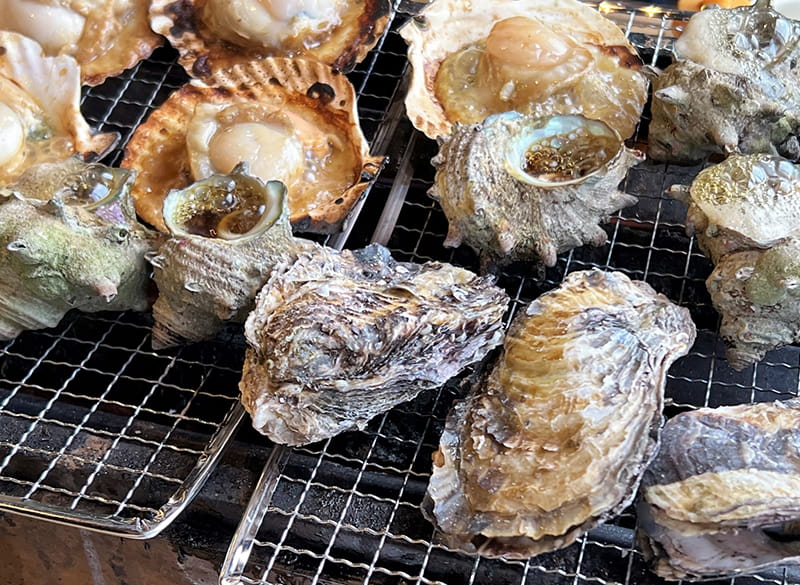 香ばしい魚介とワインで乾杯！海鮮BBQ・浜焼きに合うワイン