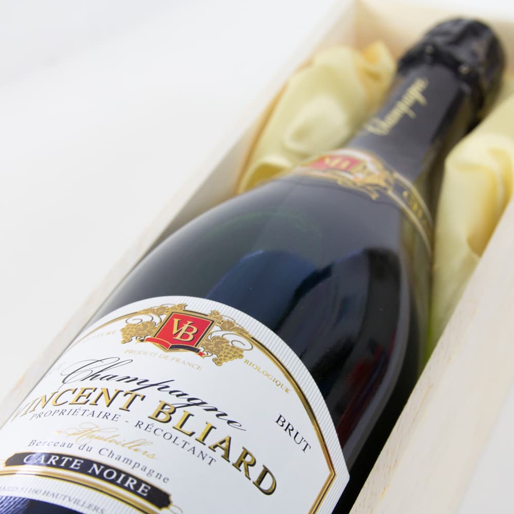 [Cloth-covered wooden box] Gorgeous champagne set